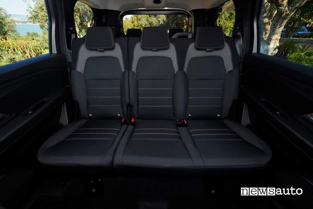 Sedili posteriori Dacia Jogger Hybrid 140 7 posti