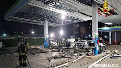 Scoppia la bombola del gas al distributore