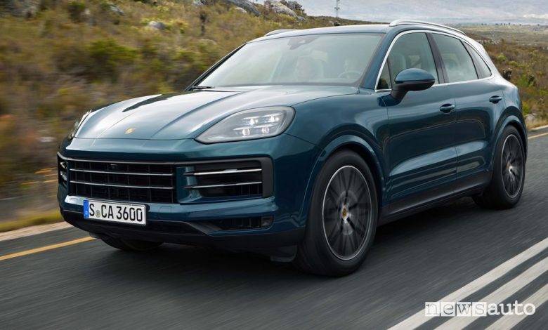 Nuova Porsche Cayenne su strada
