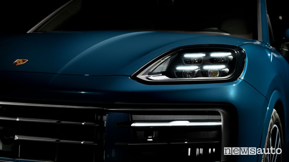 Nuova Porsche Cayenne faro anteriore a LED con tecnologia Matrix