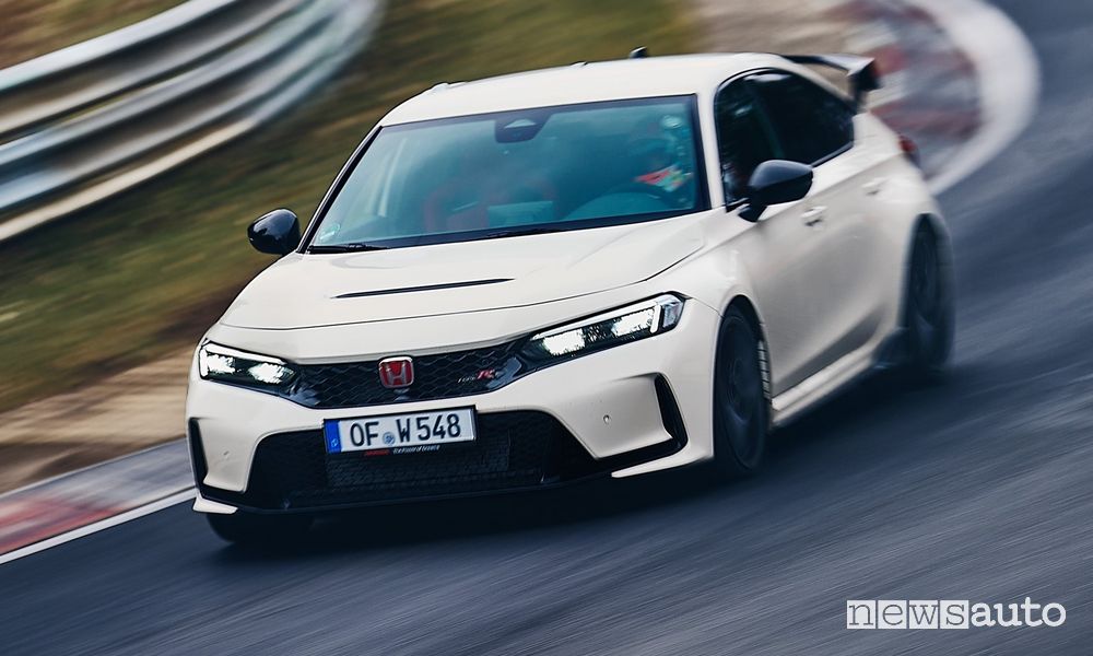 Honda Civic Type R 2023 record al Nurburgring