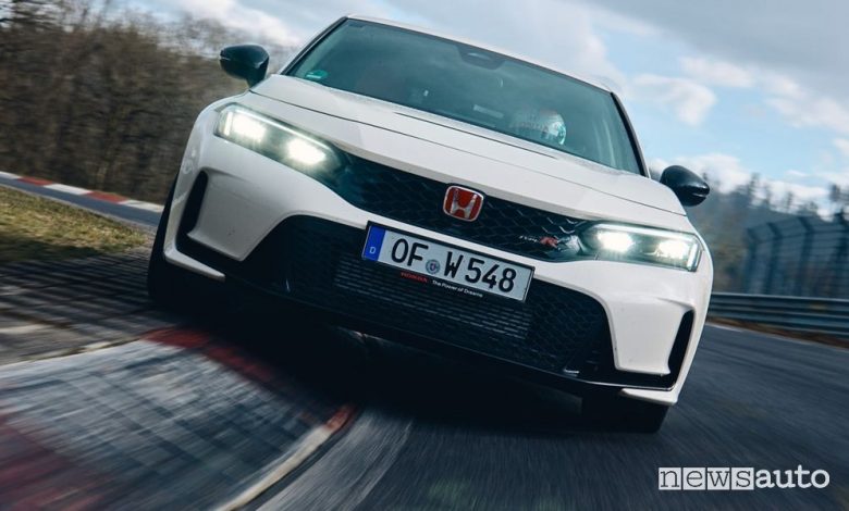 Honda Civic Type R 2023 record al Nurburgring VIDEO