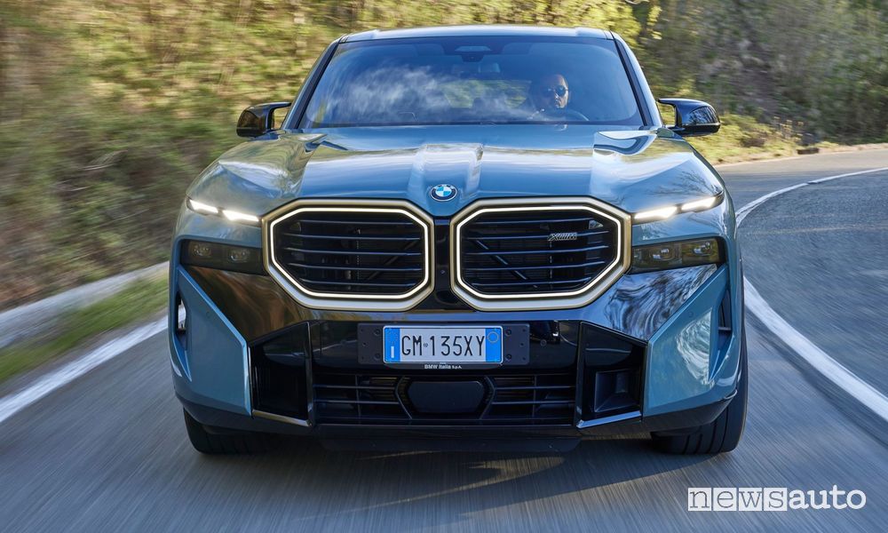 xmw∗∗∗∗∗∗∗∗1 BMW XM prova, test, come va il MEGA SUV V8 plug-in | di A. Vai