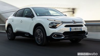 Citroën ë-C4 X Electric su strada