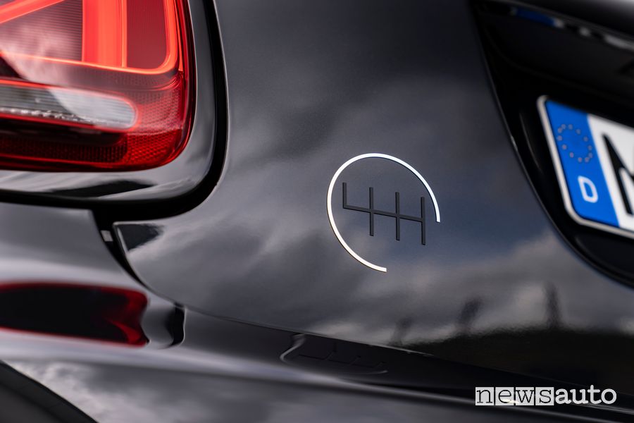 Mini John Cooper Works 1to6 logo celebrativo portellone posteriore