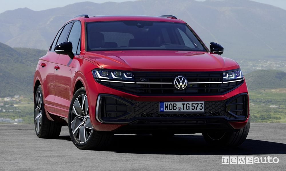 Volkswagen Touareg R-Line anteriore 3/4