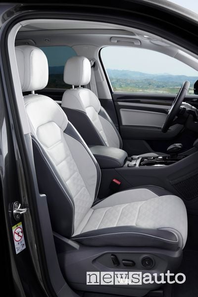 Volkswagen Touareg Elegance sedili anteriori abitacolo