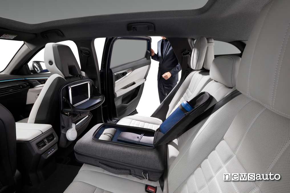 Renault Espace E-TECH Iconic sedili posteriori e accessori
