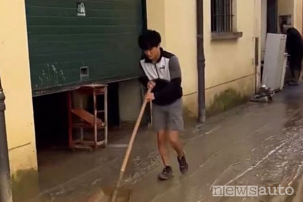 Tsunoda spala fango da Faenza