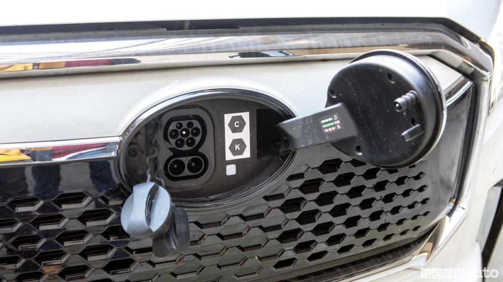 La presa di ricarica elettrica del furgone CCS combo2 