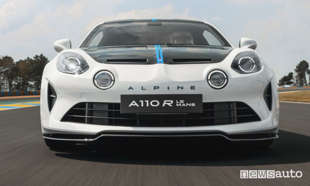 Alpine A110 R Le Mans frontale in pista