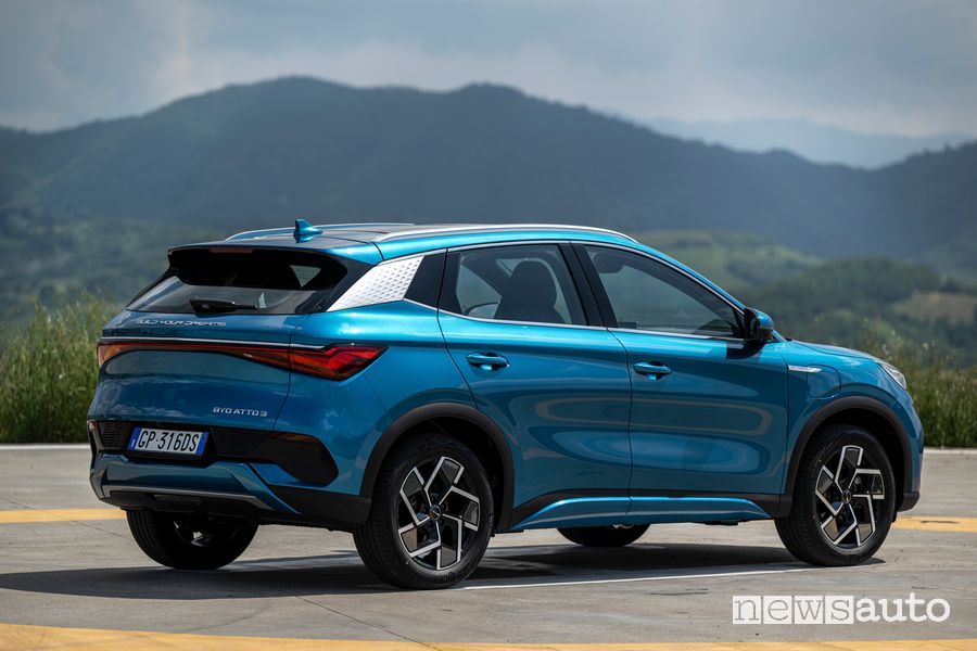BYD Atto 3 posteriore 3/4