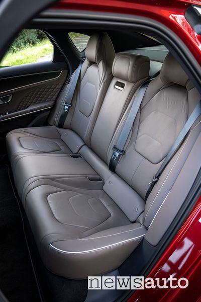 BYD Han sedili posteriori abitacolo