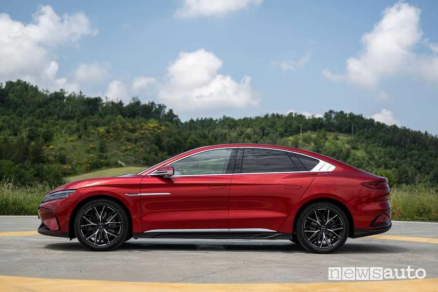 BYD Han laterale