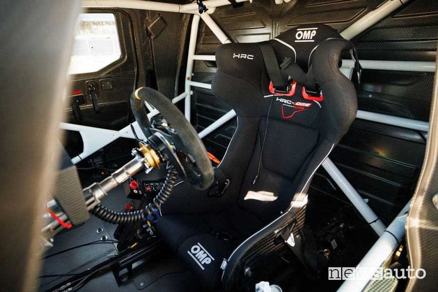 Ford Transit SuperVan Pikes Peak sedile racing abitacolo