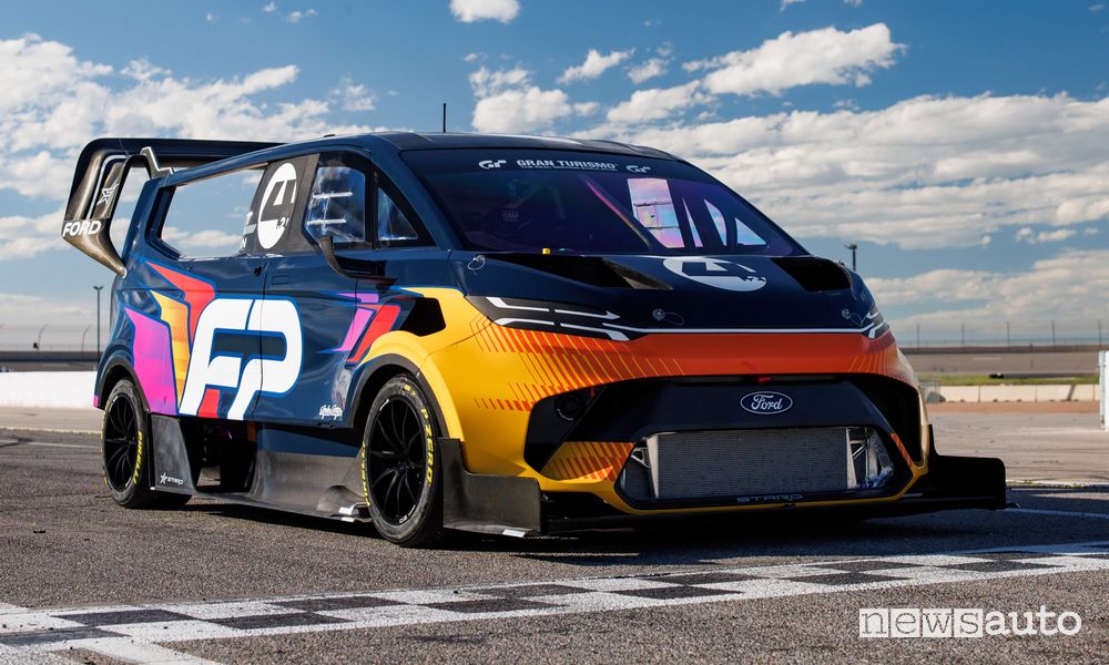 Ford Transit SuperVan Pikes Peak anteriore 3/4