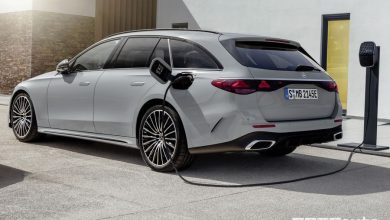 Mercedes Classe E station wagon plug-in in ricarica