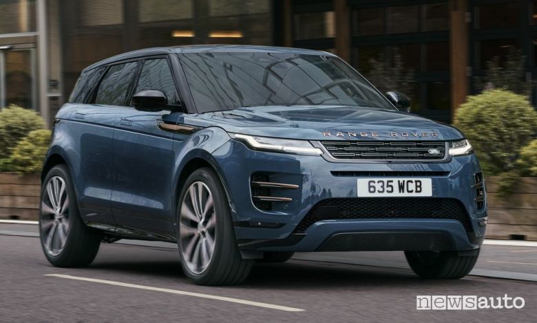 Range Rover Evoque Autobiography anteriore 3/4 su strada