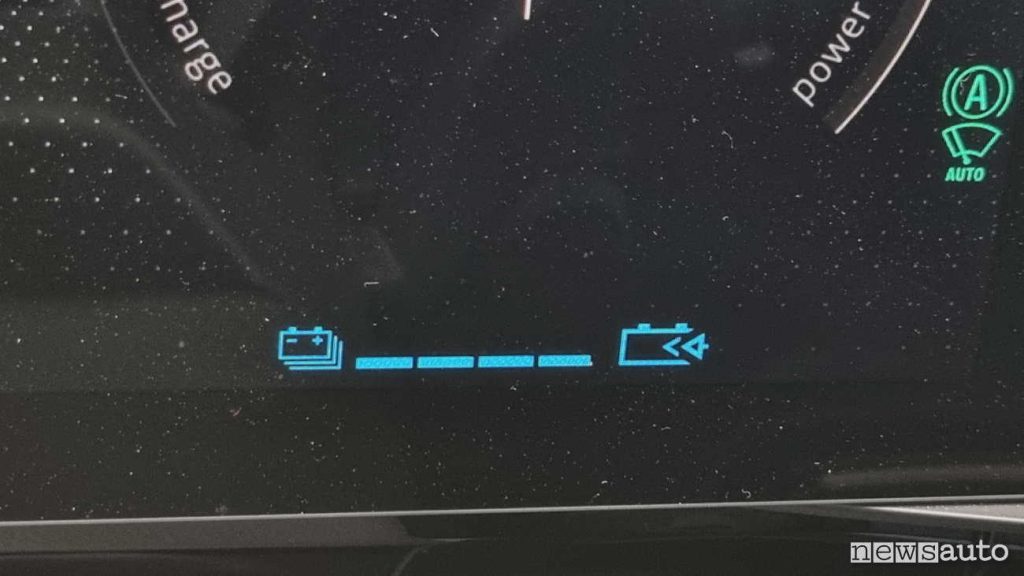 Quando la batteria di trazione arriva al 100% solitamente la frenata rigenerativa non funziona più