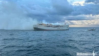 Incendio nave con auto elettriche a bordo