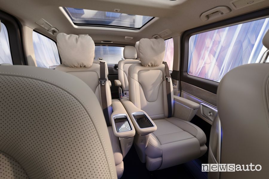 Nuovo Mercedes Classe V abitacolo