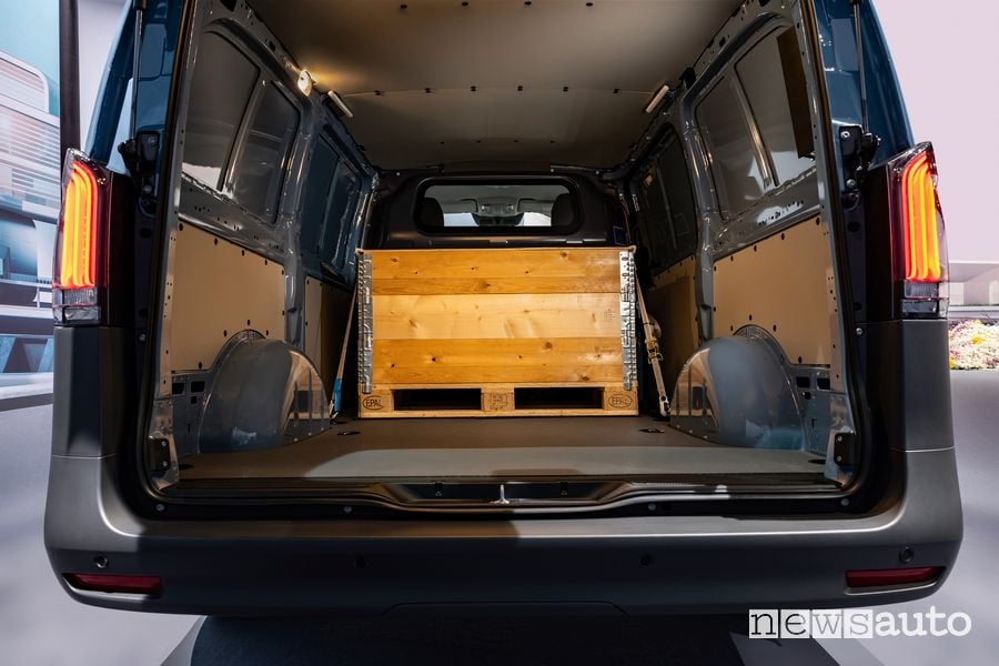 Nuovo Mercedes eVito vano di carico
