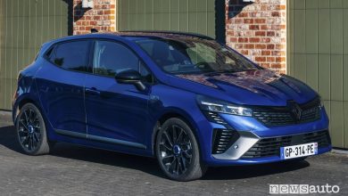 Renault Clio E-Tech Esprit Alpine blue anteriore 3/4