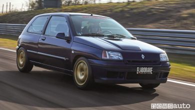 Renault Clio Williams in pista