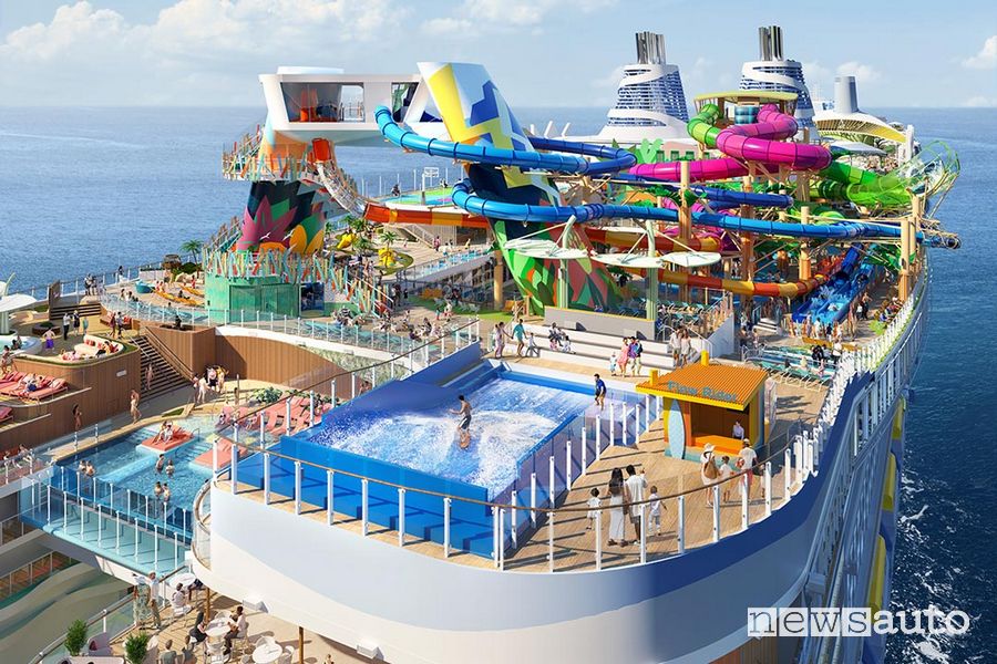 Icon of the Seas piscine parco acquatico sulla nave da crociera