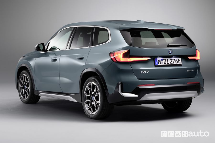 BMW iX1 eDrive20 posteriore 3/4