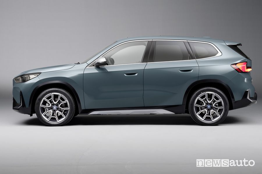 BMW iX1 eDrive20 laterale