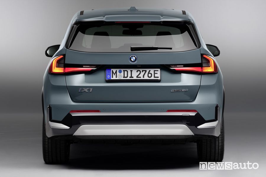 BMW iX1 eDrive20 posteriore