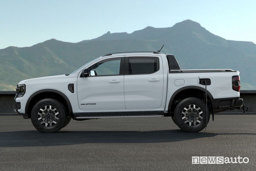 Ford Ranger Plug-in Hybrid in ricarica