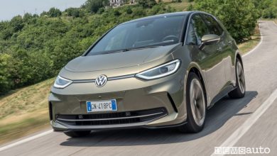 Nuova Volkswagen ID.3 anteriore 3/4 su strada