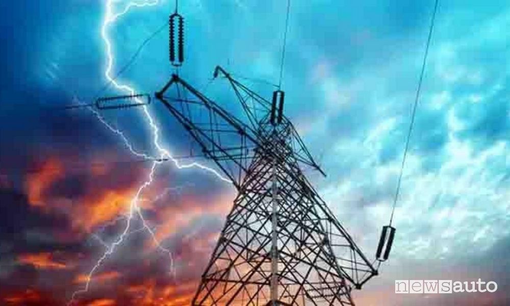 elettricità energia elettrica, sulle linee potrebbe arriva quella prodotta da energia nucleare