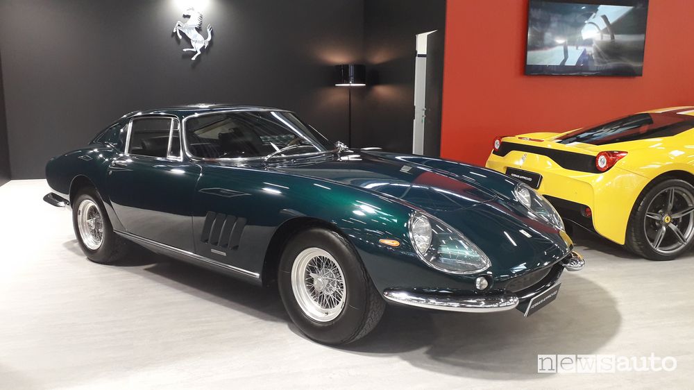 Ferrari 275 GTB ad Auto e Moto d'Epoca 2023 Bologna