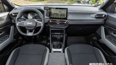 Dacia Duster 2024 interni allestimento Extreme