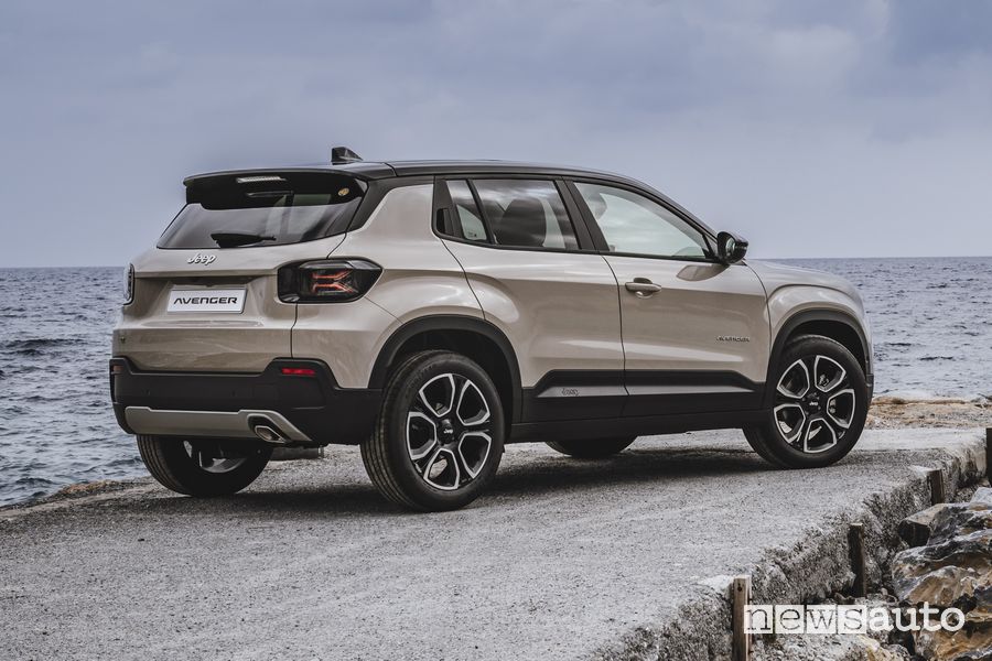 Jeep Avenger 2024 Hybrid posteriore 3/4
