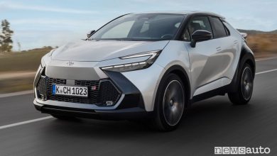 Nuova Toyota C-HR GR Sport su strada