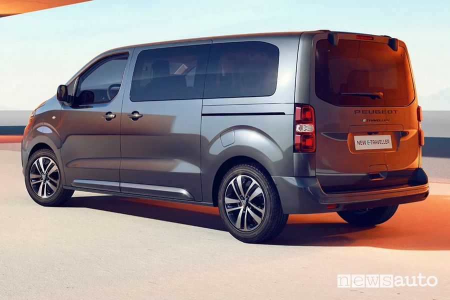 Peugeot E-Traveller posteriore 3/4