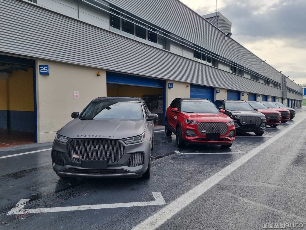 Sportequipe 8 schierate a Vallelunga
