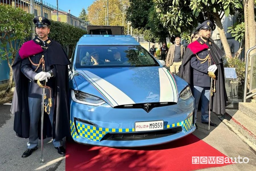 Tesla Model X della Polizia Stradale