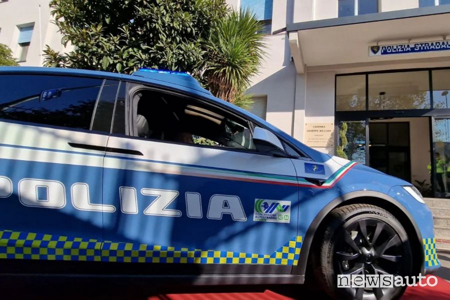 Tesla Model X della Polizia Stradale