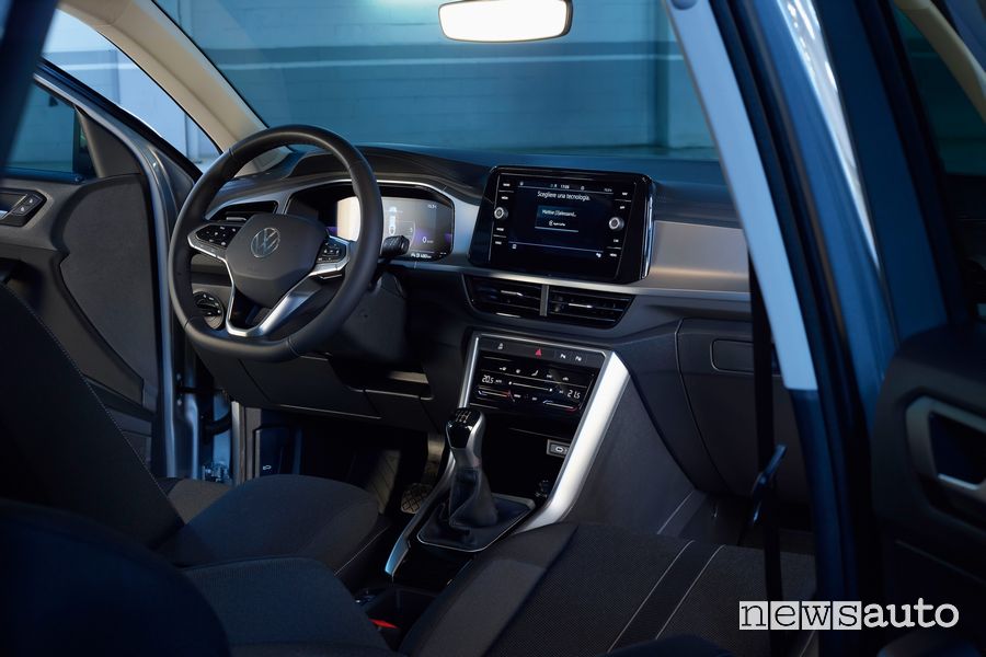 Volkswagen T-Roc Sport abitacolo