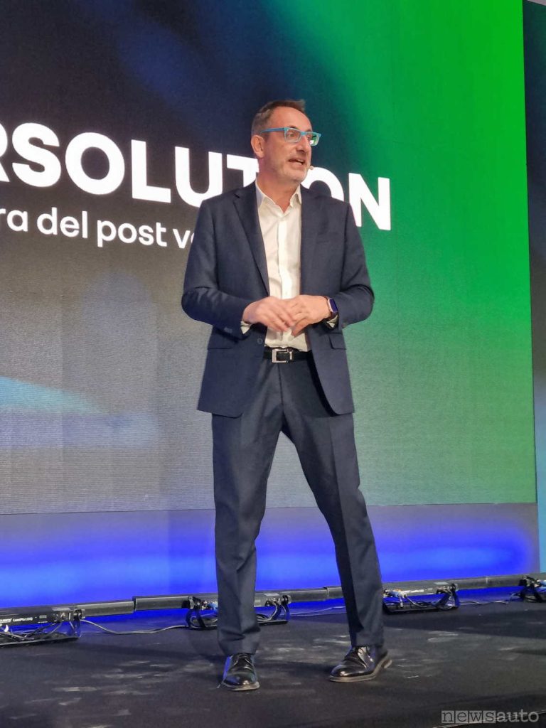 Carlo Leoni, Image & Communication Director del Gruppo Renault, al Centro ricambi Renault