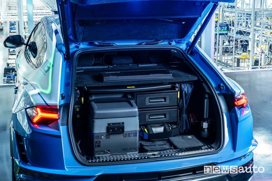 Lamborghini Urus Performante dotazioni della Polizia di Stato