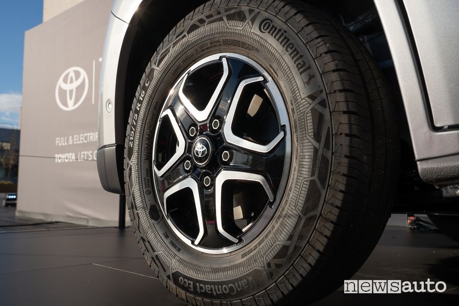 Toyota Proace Max cerchi in lega da 16"
