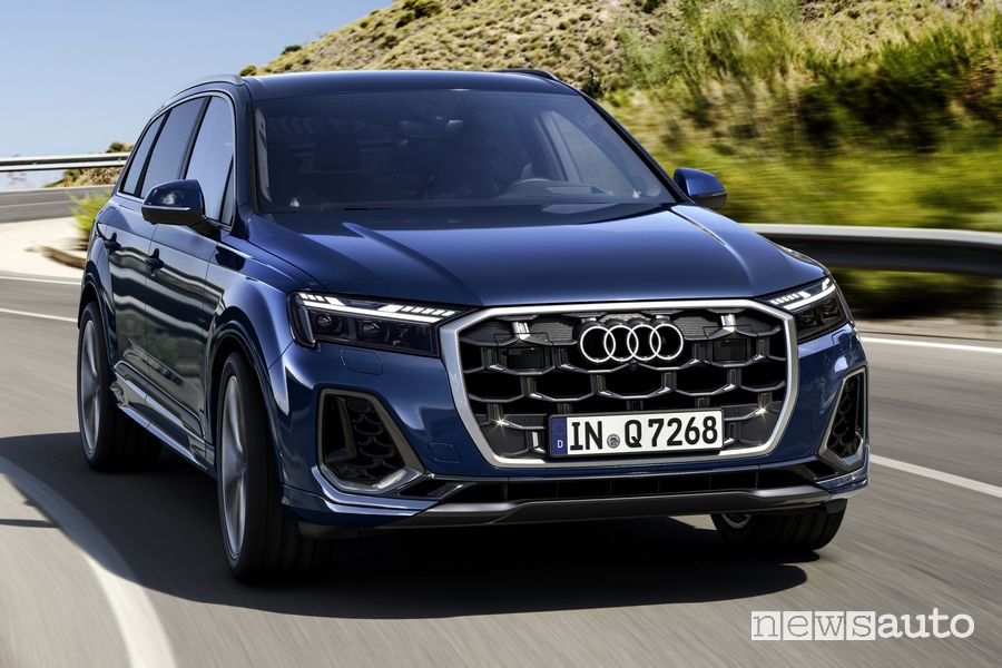 Audi Q7 su strada