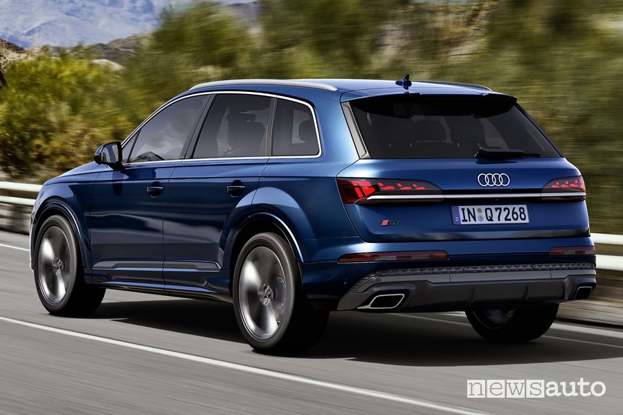 Audi Q7 su strada