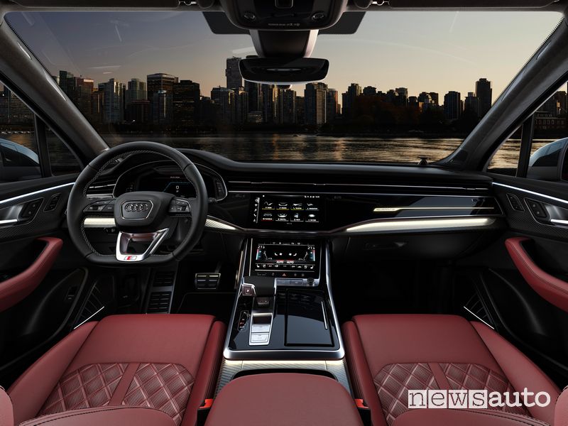 Audi SQ7 plancia abitacolo